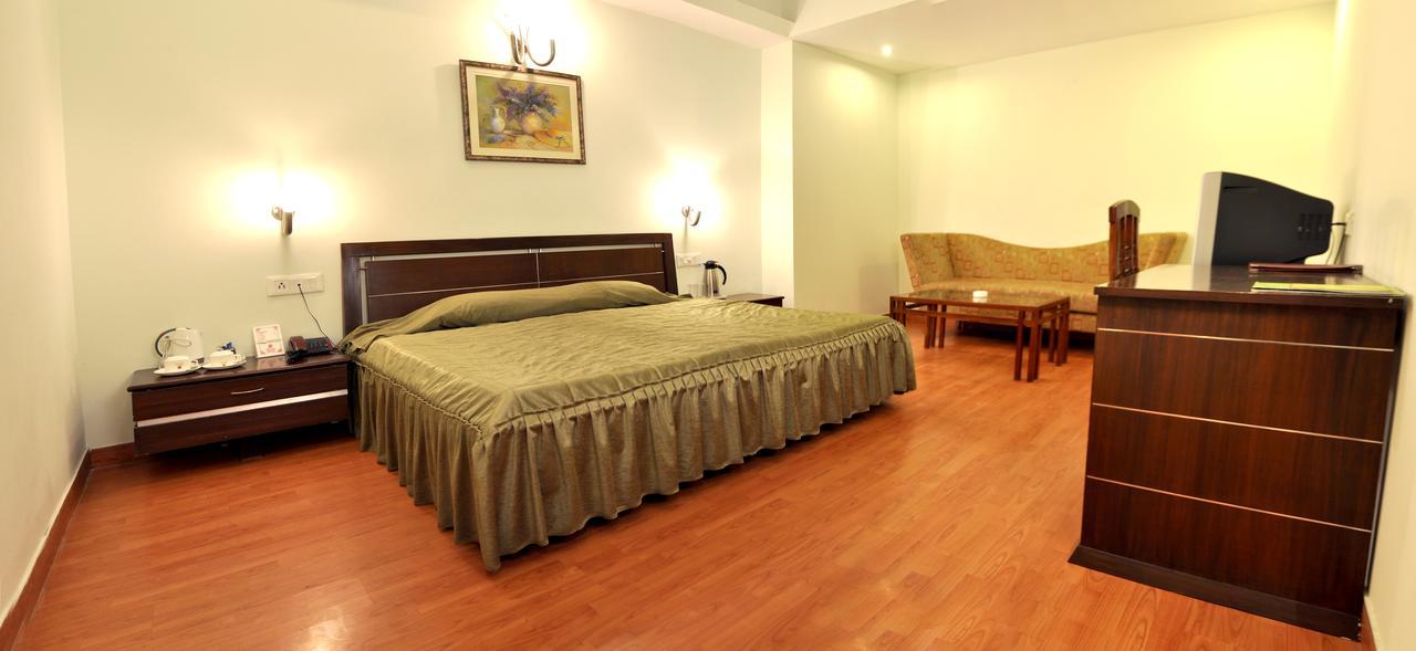Hotel Elm Tree Amritsar Zewnętrze zdjęcie